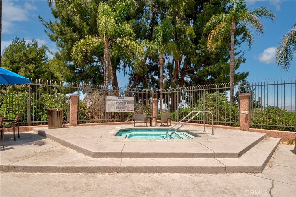 2500 San Gabriel Way 305