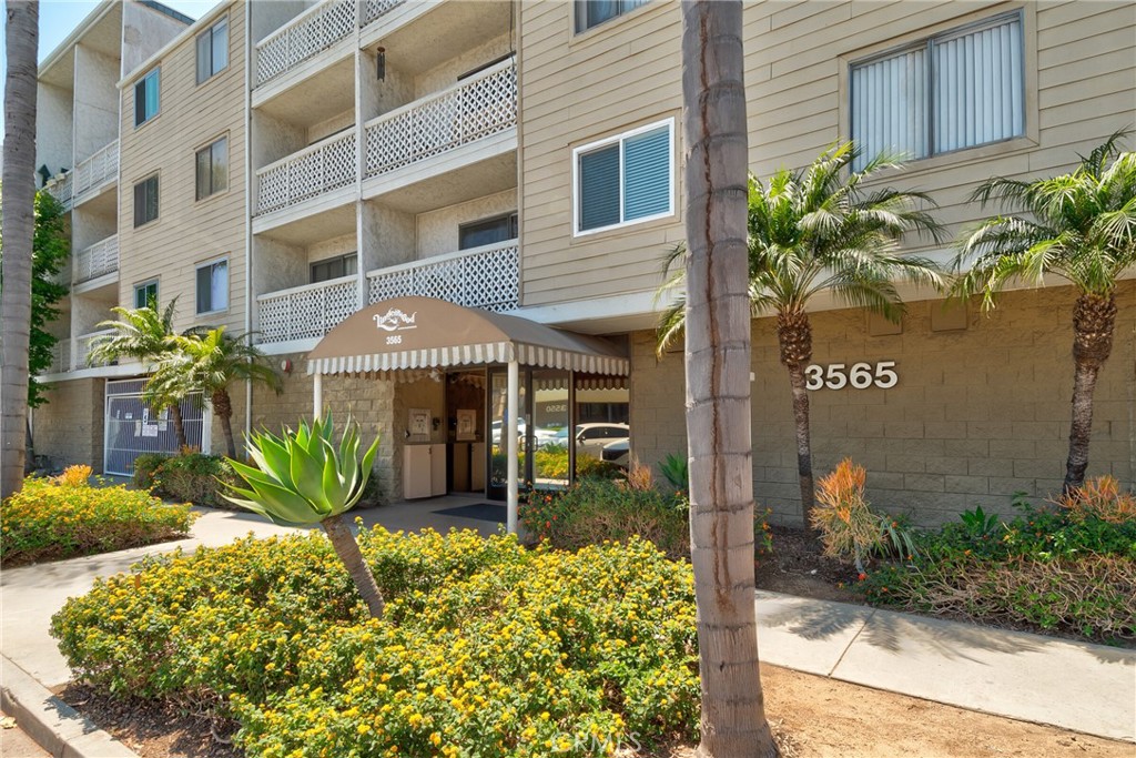 3565 Linden Avenue 220