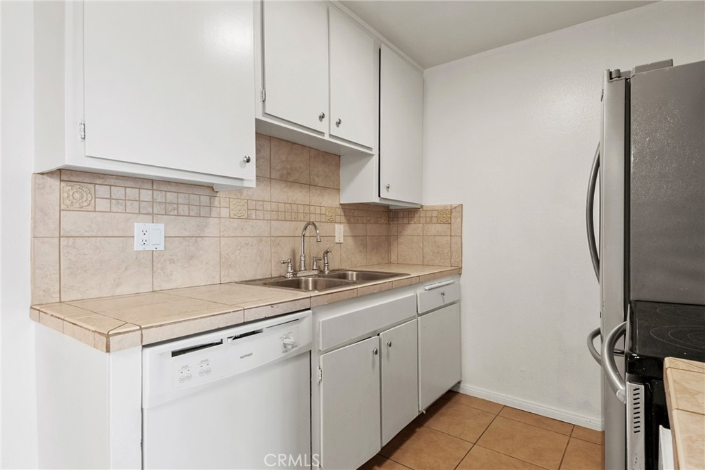 3565 Linden Avenue 220