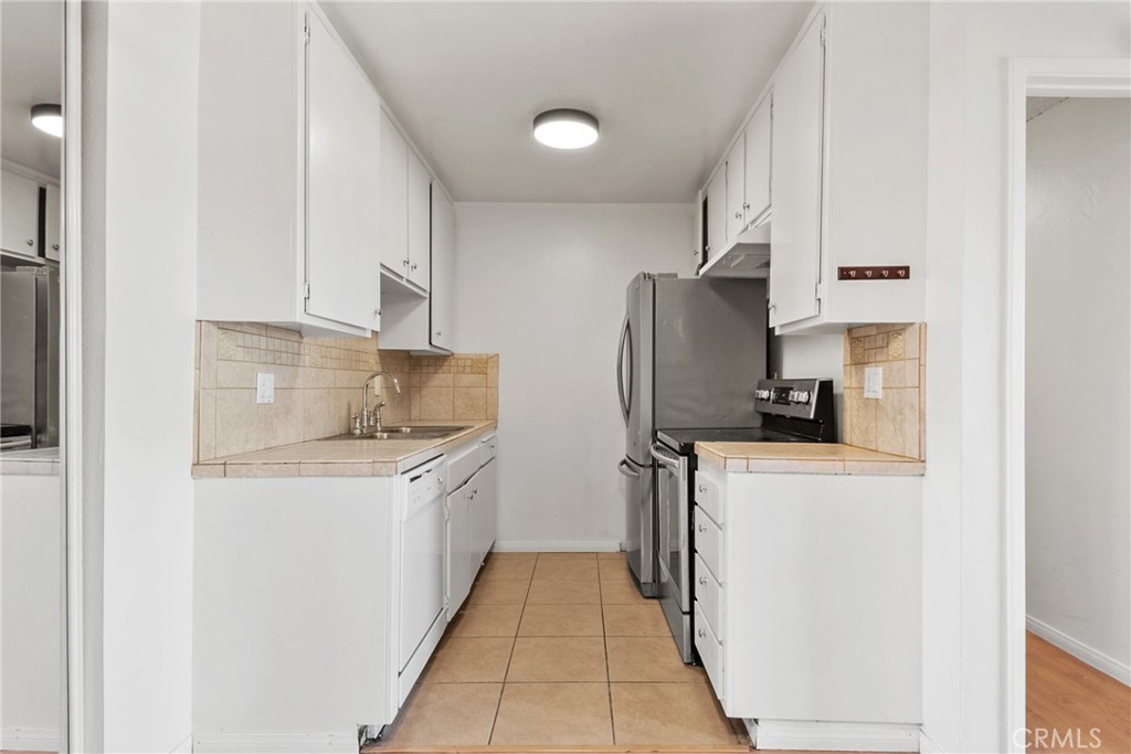 3565 Linden Avenue 220