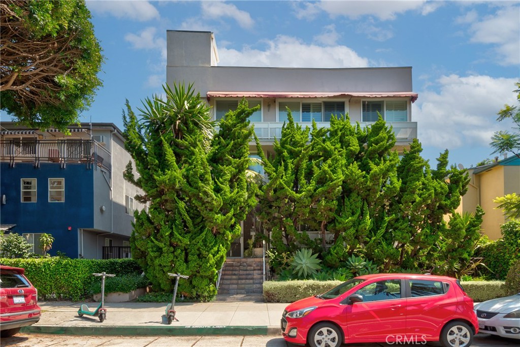 1017 2nd Street 201