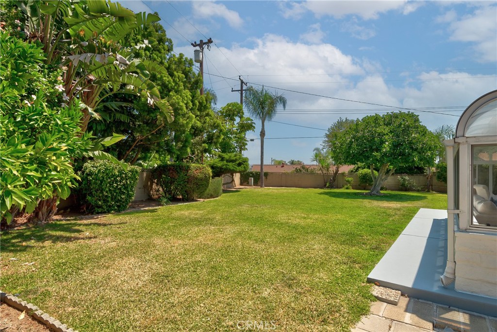 1525 E Baldwin Avenue