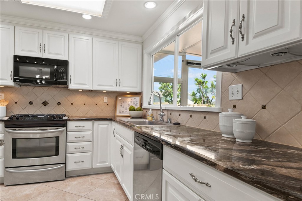 1525 E Baldwin Avenue