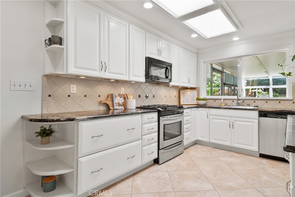 1525 E Baldwin Avenue