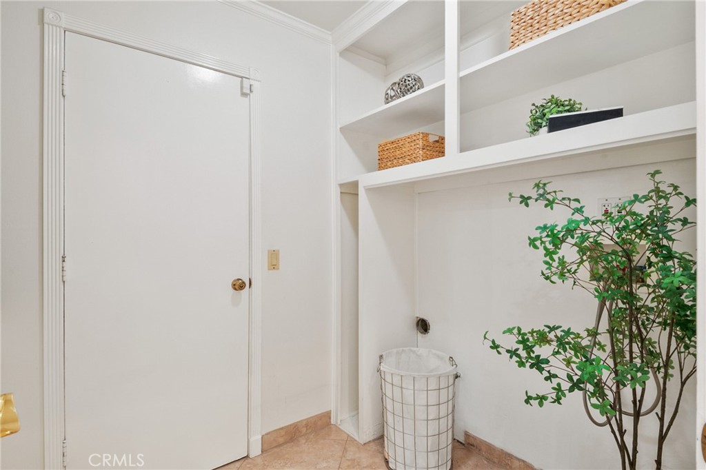 1525 E Baldwin Avenue