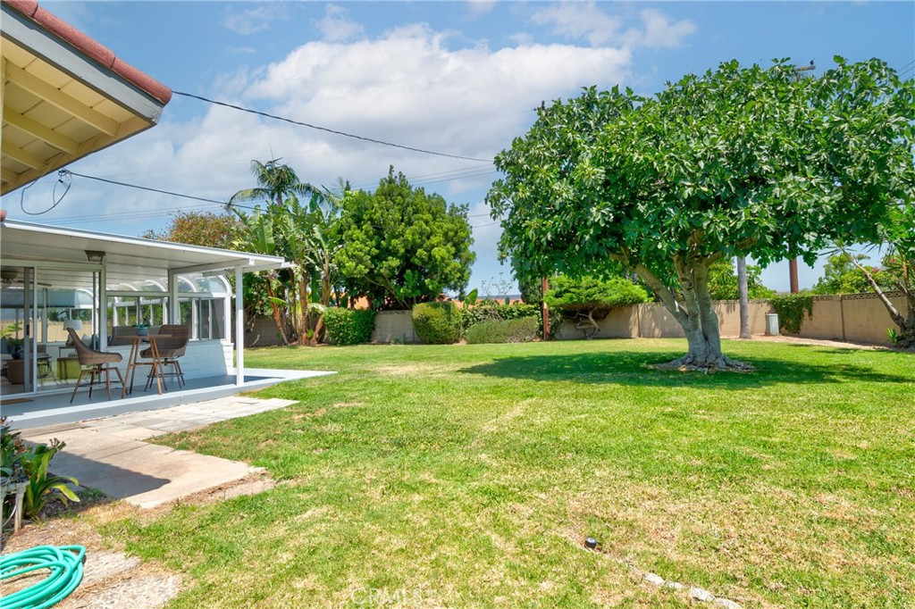 1525 E Baldwin Avenue