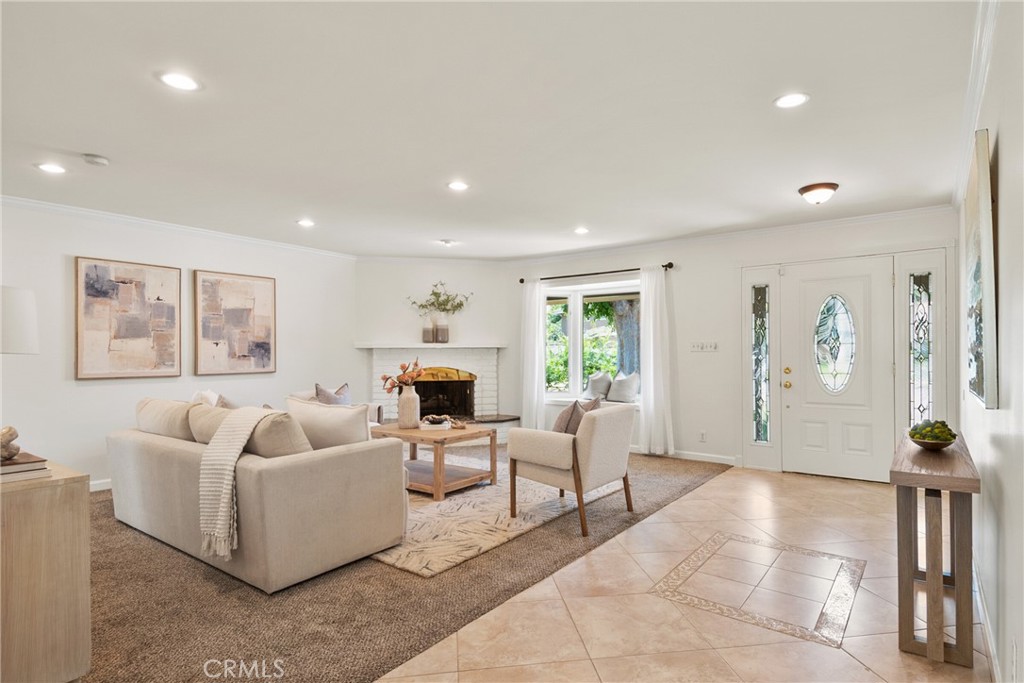 1525 E Baldwin Avenue