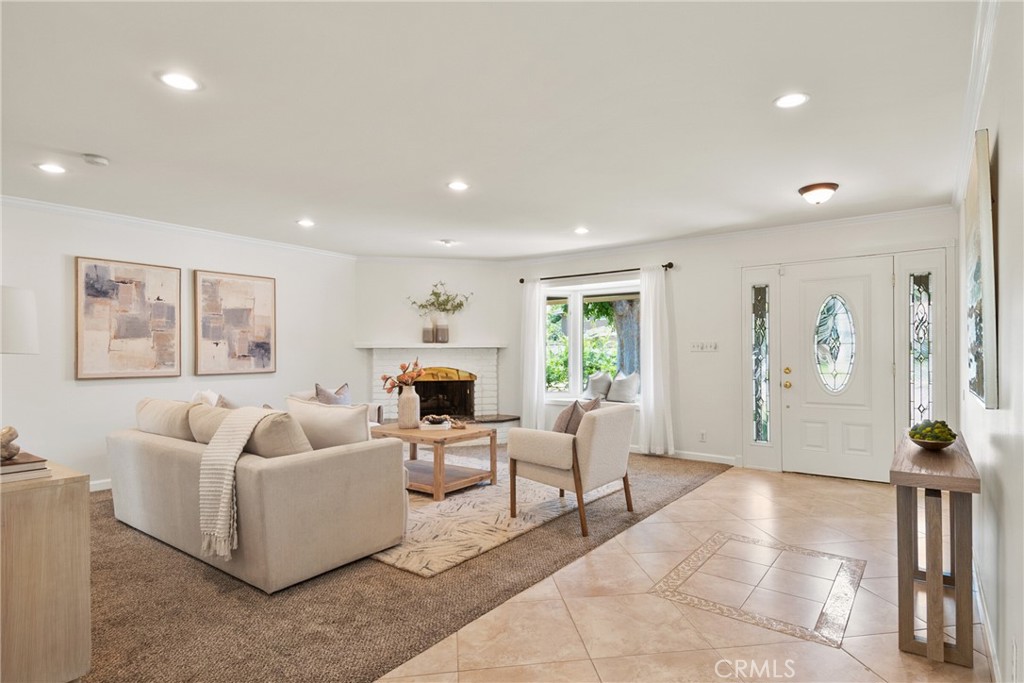 1525 E Baldwin Avenue