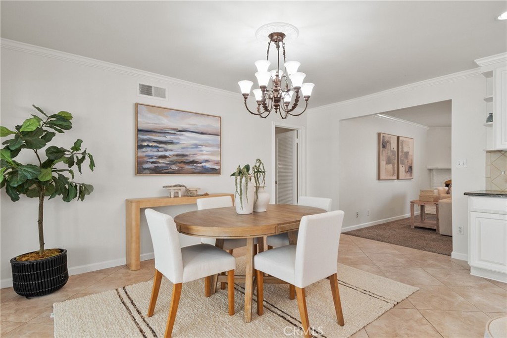 1525 E Baldwin Avenue