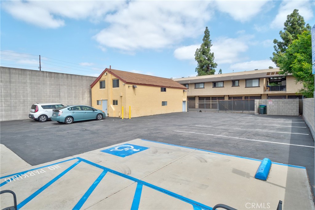 745 W Chapman Avenue