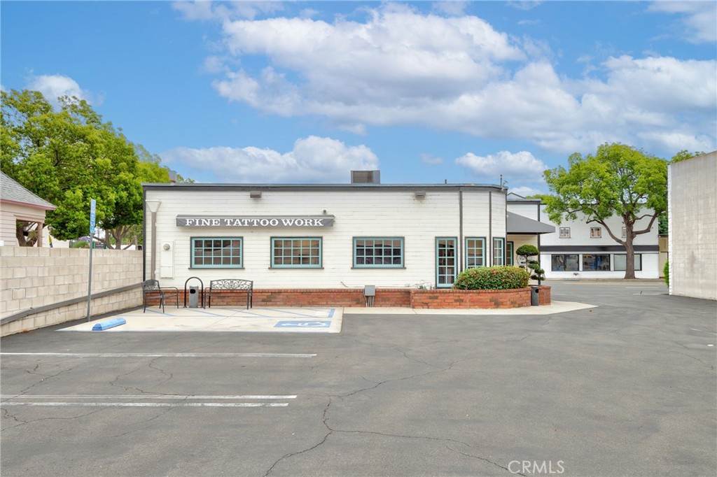 745 W Chapman Avenue