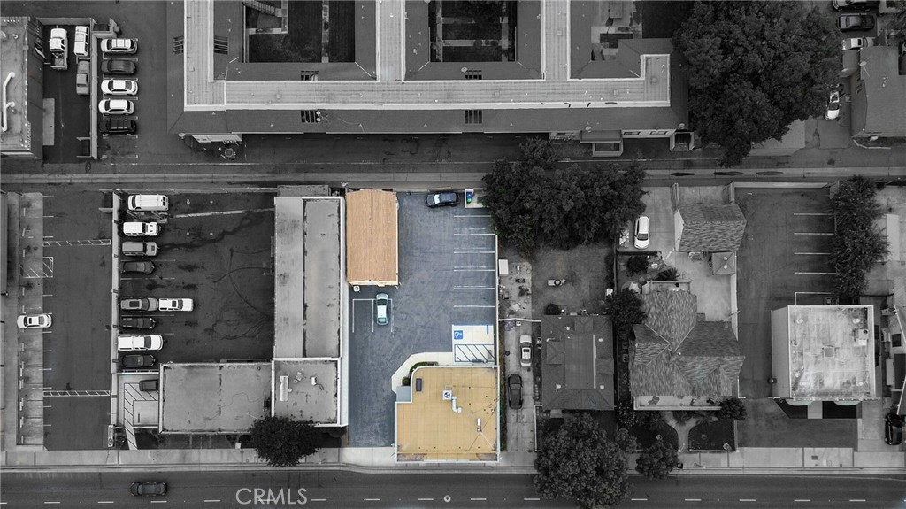 745 W Chapman Avenue