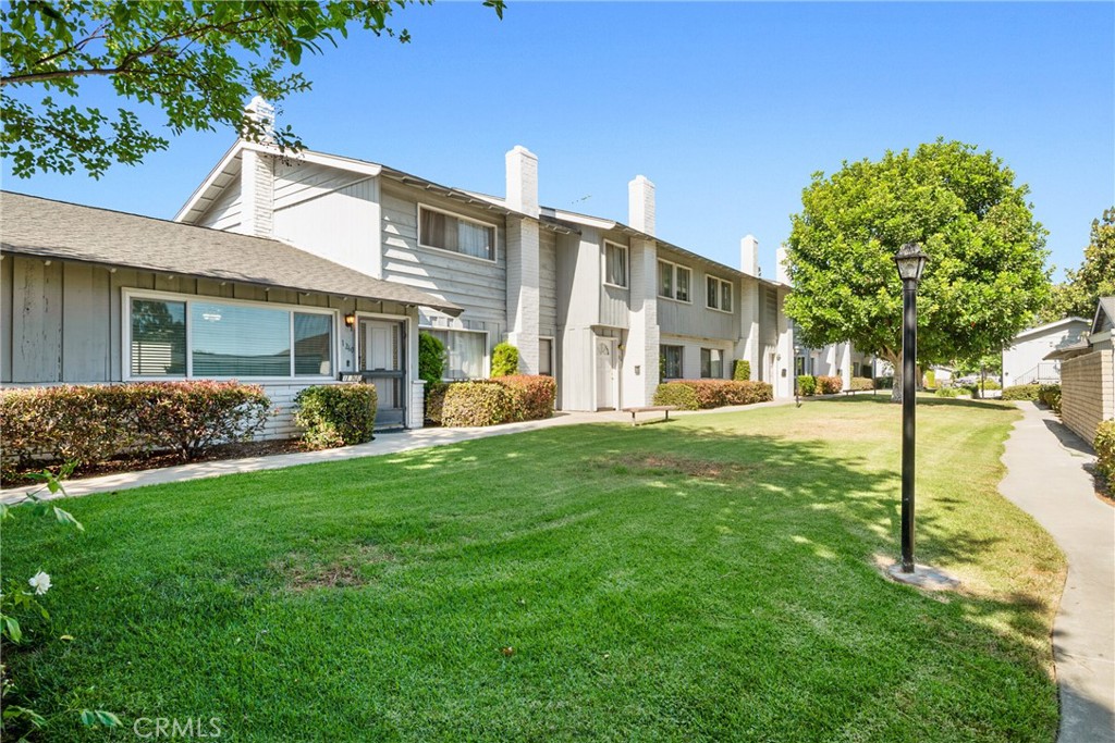 1260 N Placentia Avenue