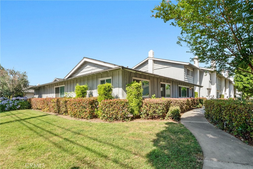 1260 N Placentia Avenue