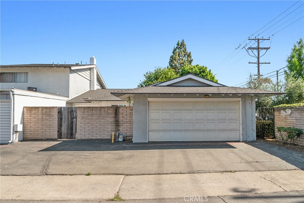 1260 N Placentia Avenue