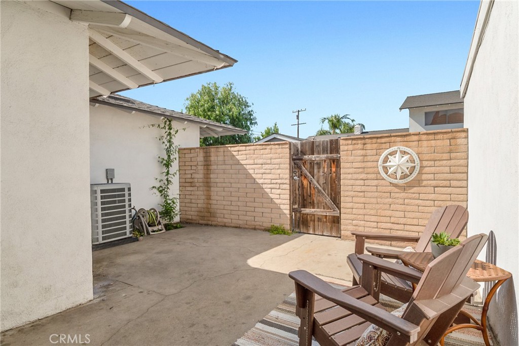 1260 N Placentia Avenue