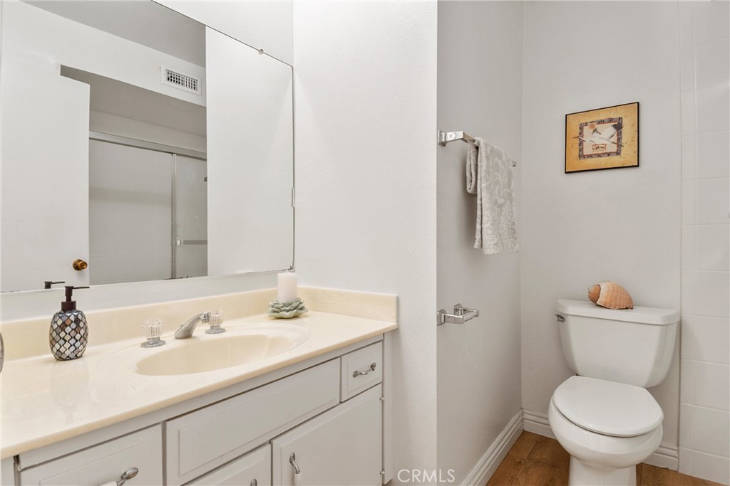 1260 N Placentia Avenue