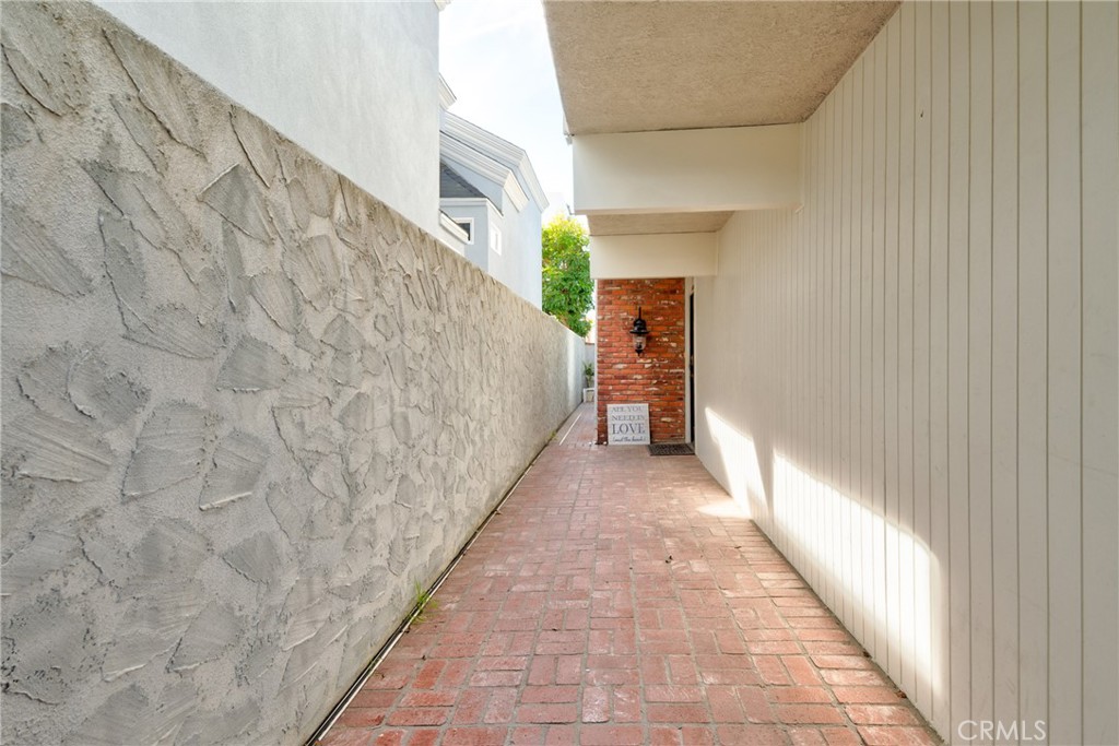 5309 River Avenue
