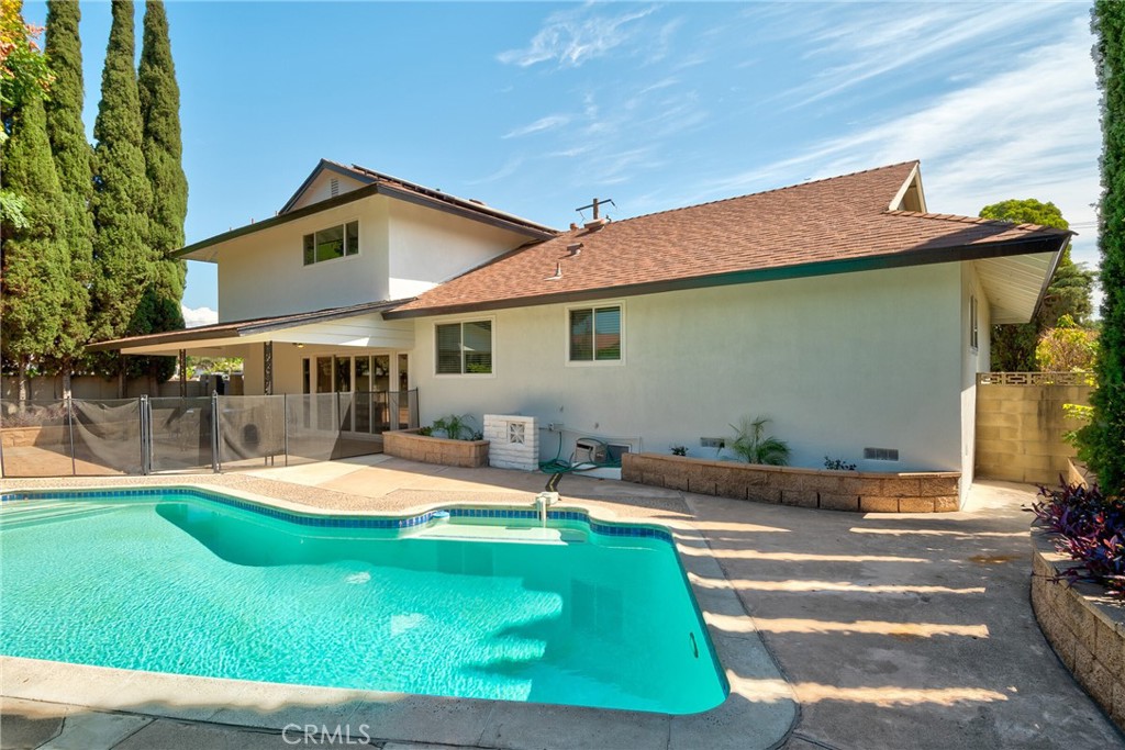 700 S Yorba