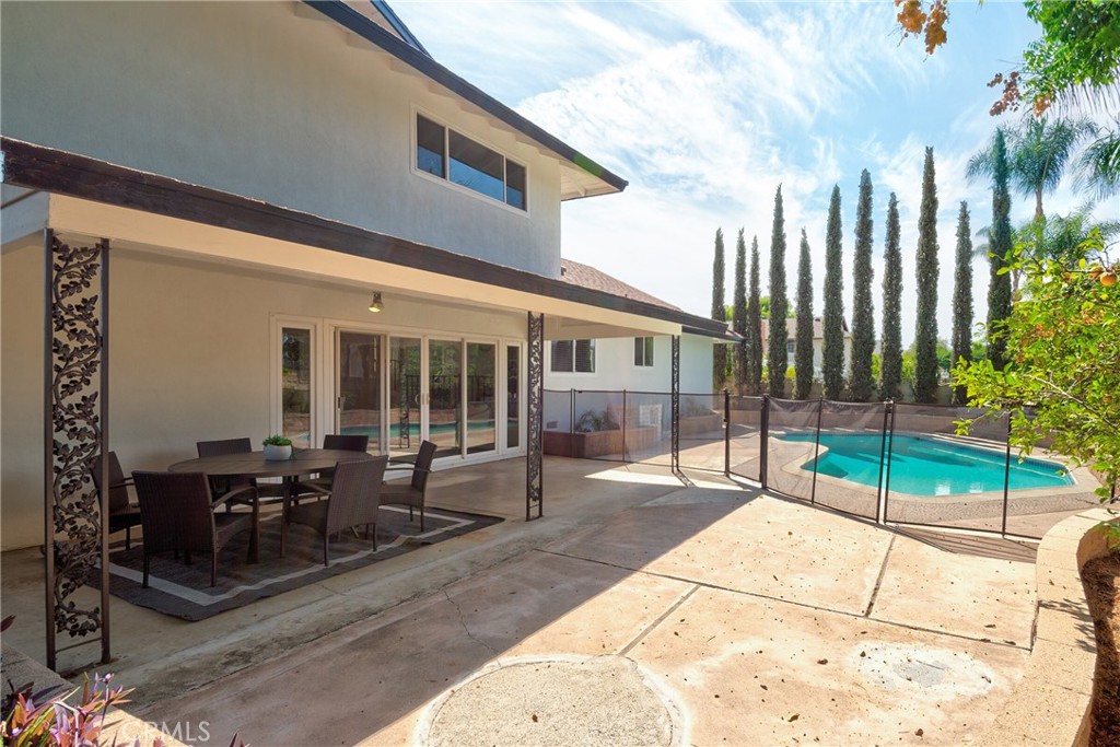 700 S Yorba