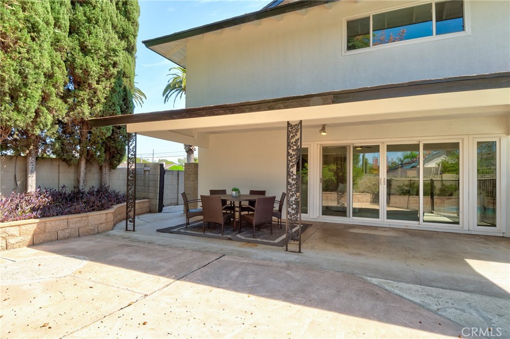 700 S Yorba