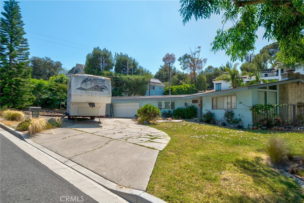 12751 Bonita Heights
