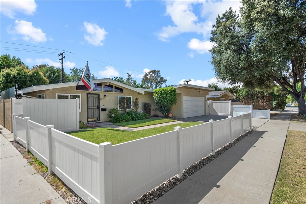 534 S Devon