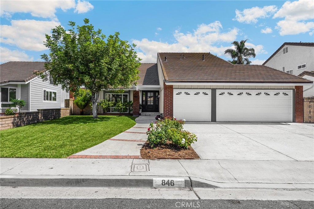 846 Mooncrest