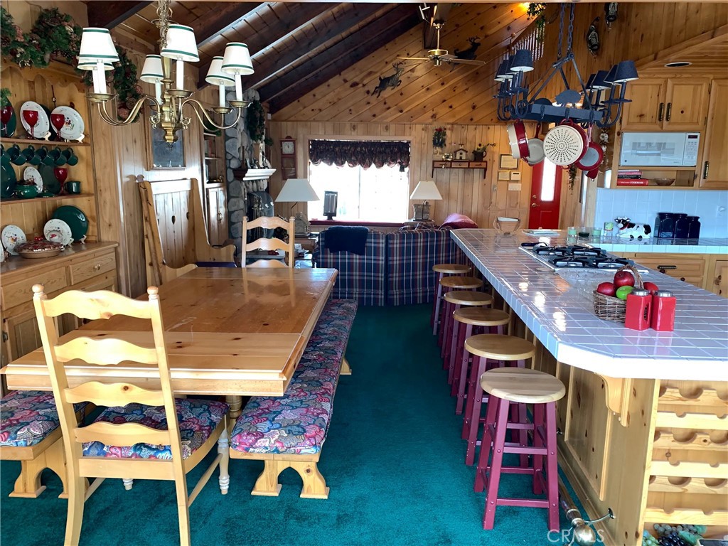 1136 Mount Verde