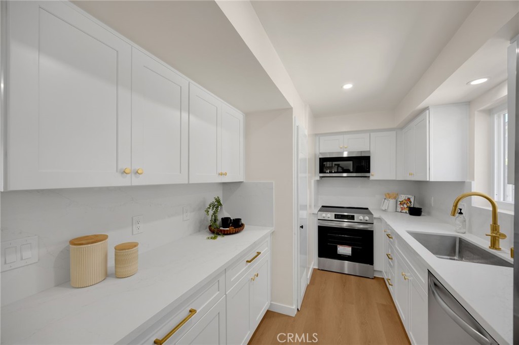 9579 Adams