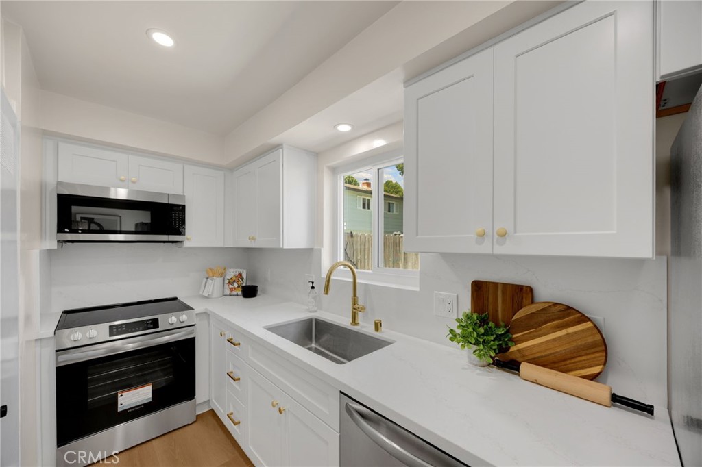 9579 Adams
