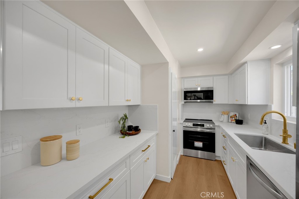 9579 Adams