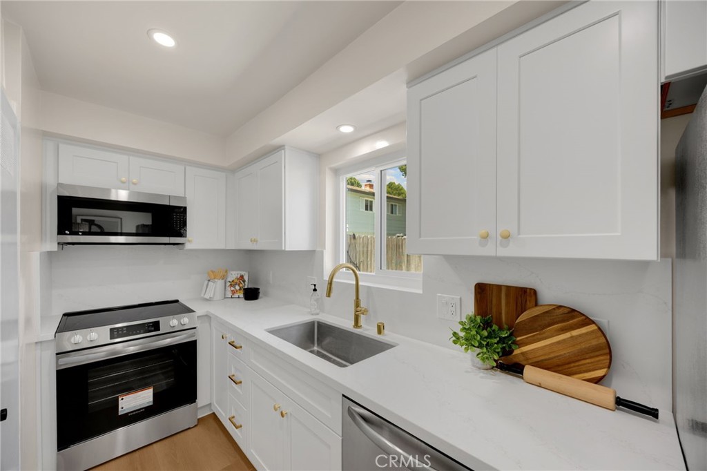 9579 Adams