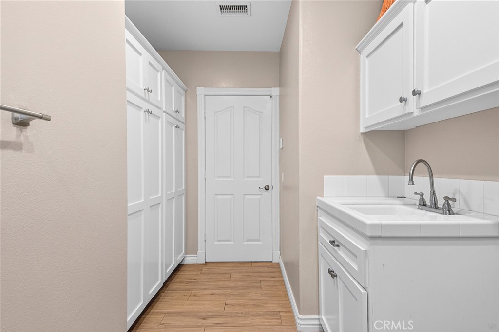 22594 Hidden Hills