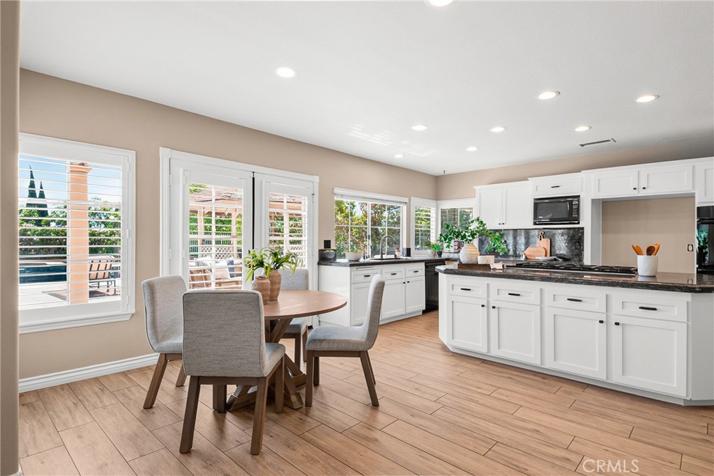 22594 Hidden Hills