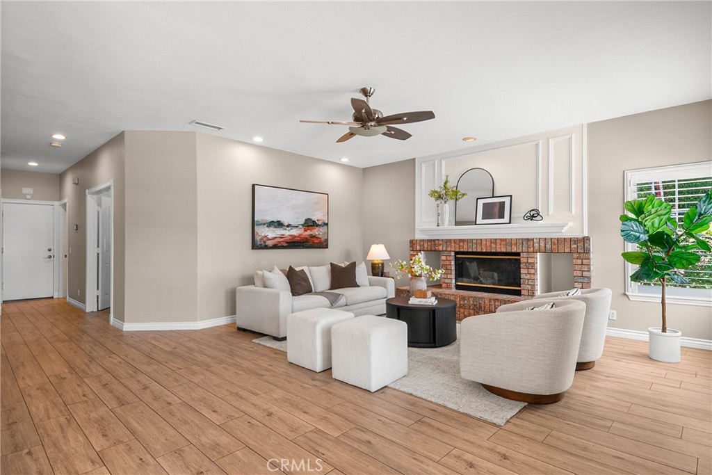 22594 Hidden Hills