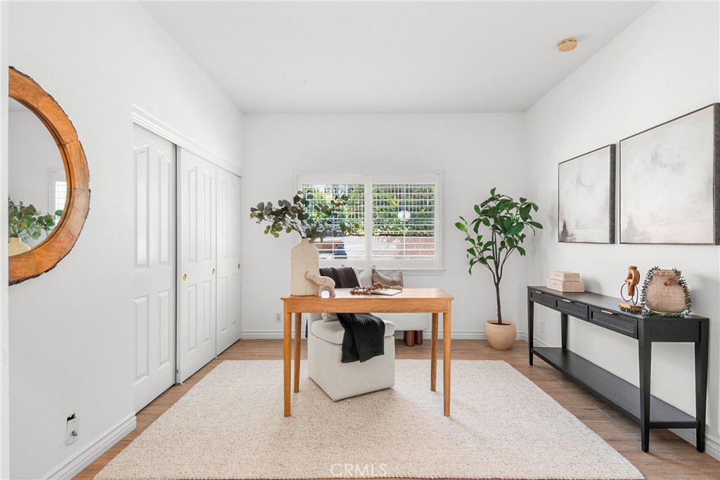 22594 Hidden Hills