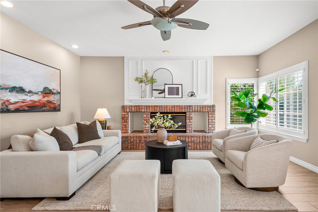 22594 Hidden Hills