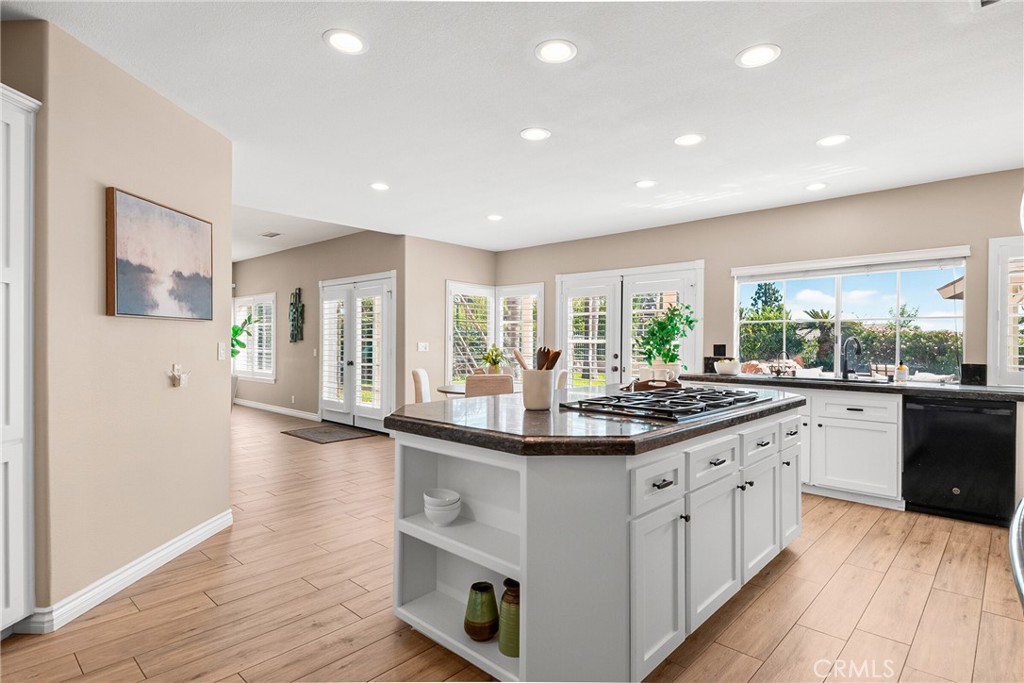22594 Hidden Hills