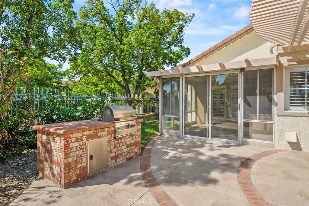 22594 Hidden Hills
