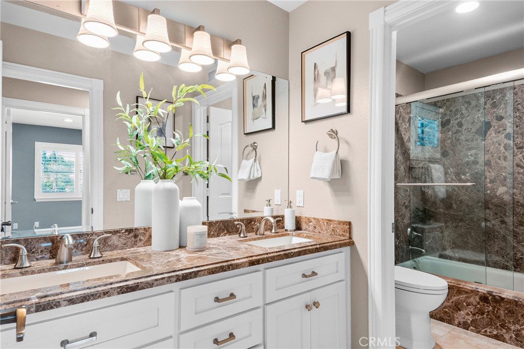 22594 Hidden Hills