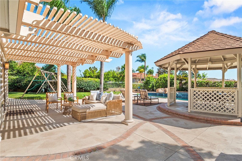 22594 Hidden Hills