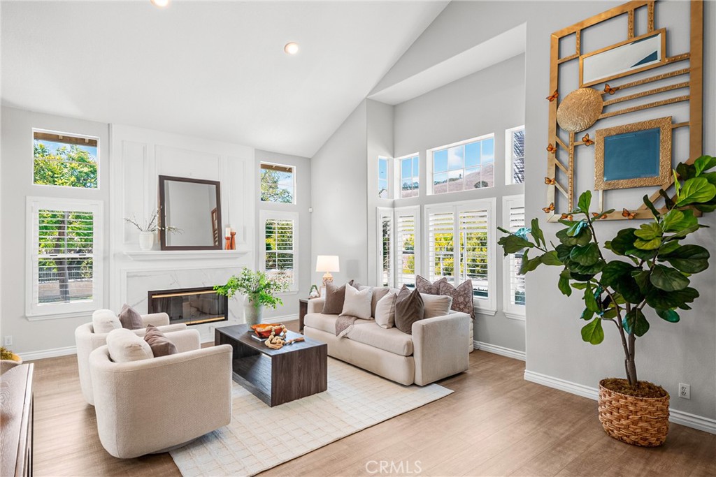 22594 Hidden Hills