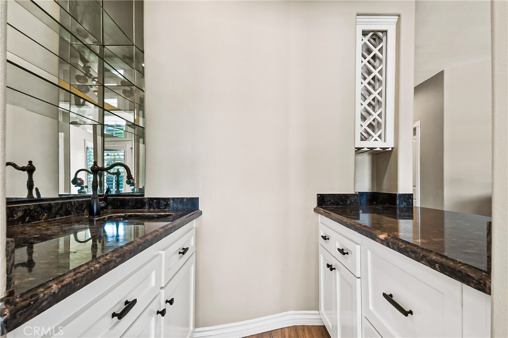 22594 Hidden Hills