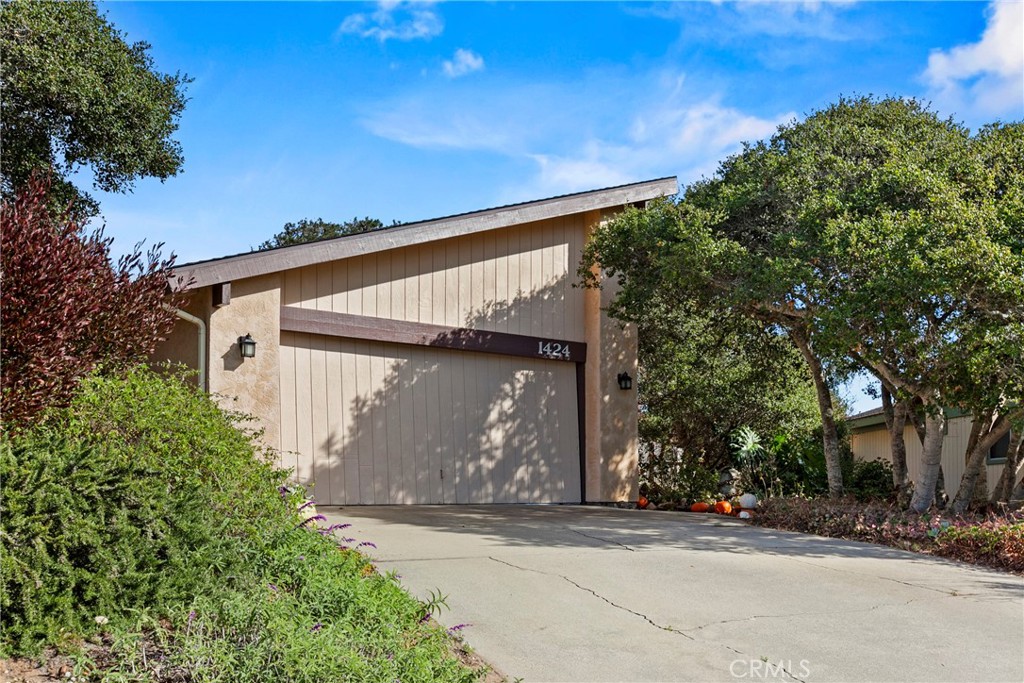 1424 Bay Oaks Drive