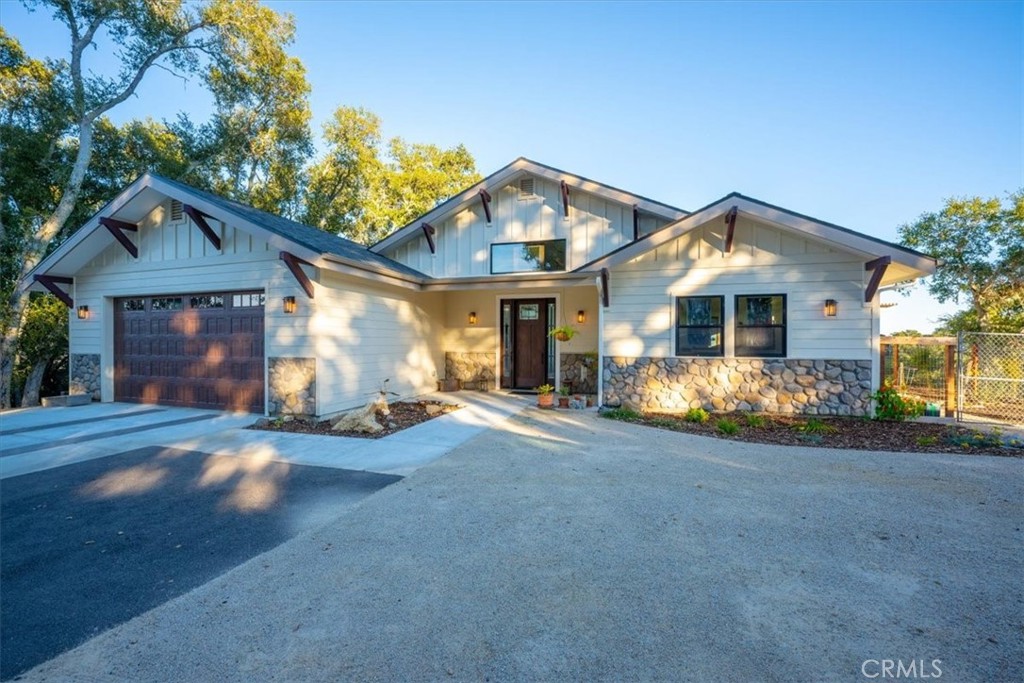 9094 La Canada Road