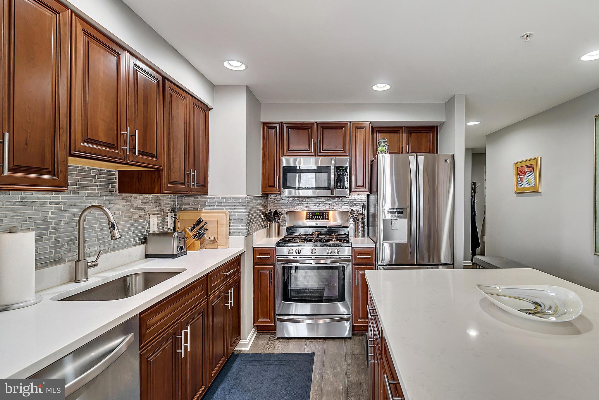 4490 MARKET COMMONS DRIVE 701