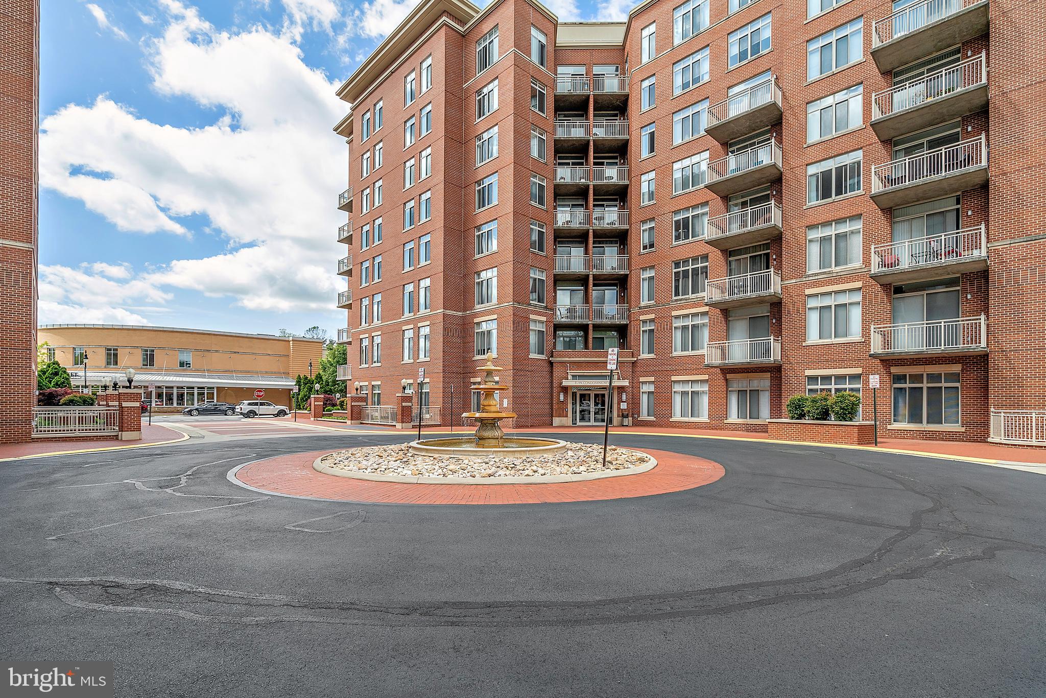 4490 MARKET COMMONS DRIVE 701