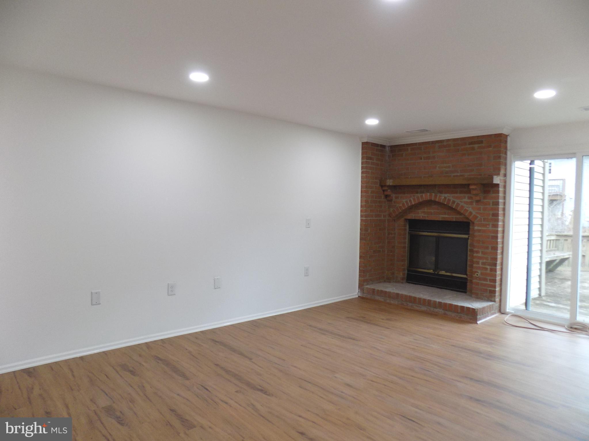 10598 REEDS LANDING CIRCLE