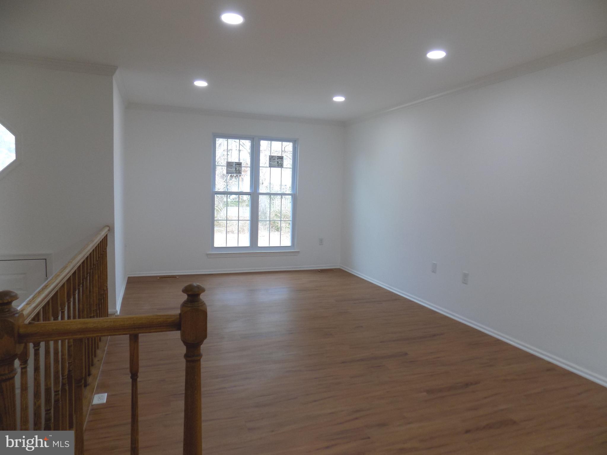 10598 REEDS LANDING CIRCLE